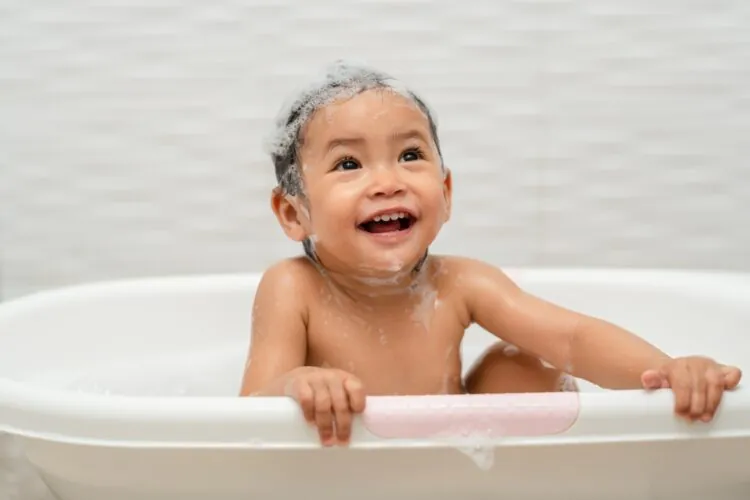 Advies over badderen en douchen: baby, kind en puber