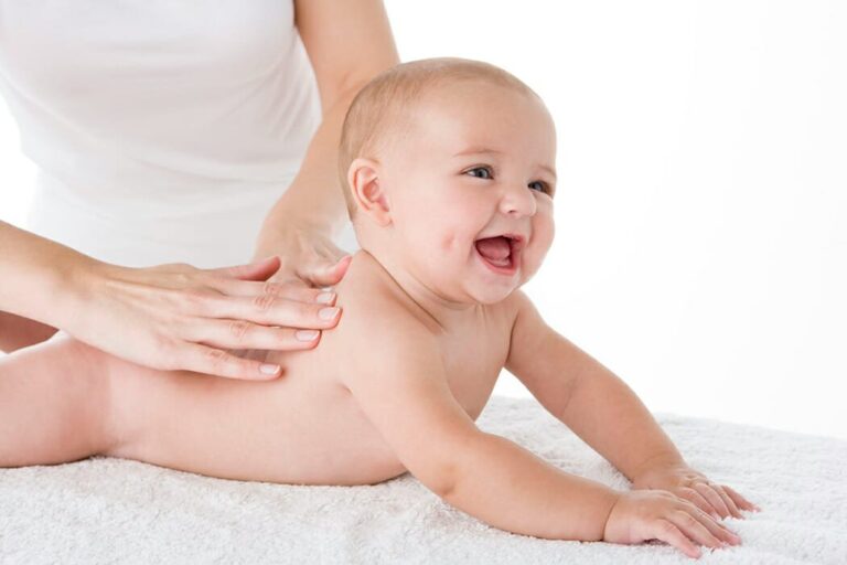 Uitgelichte afbeelding voor een blog over baby massage