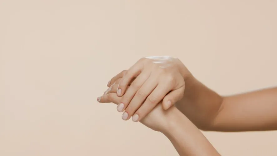 6 gouden tips tegen droge handen