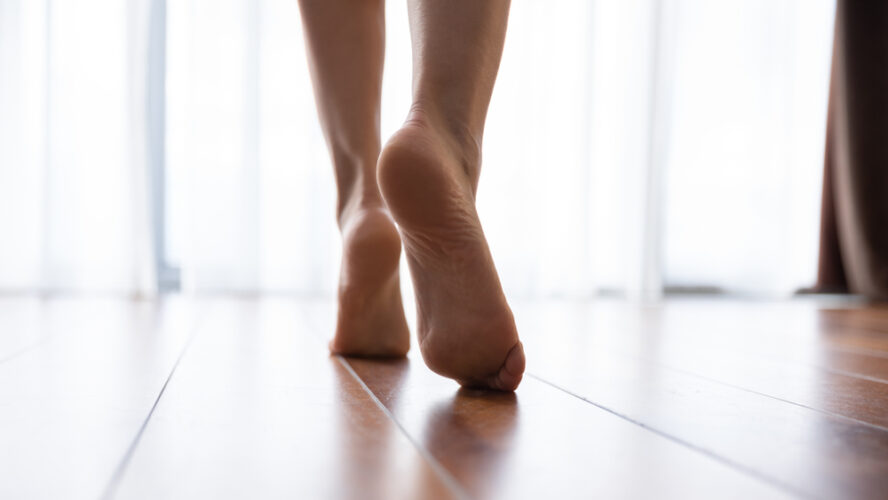 Een vijfde van de Nederlanders schaamt zich voor voeten 
